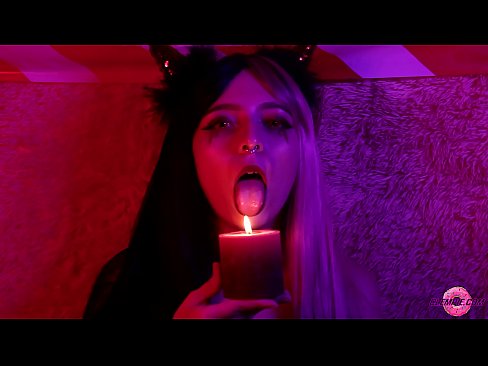 ❤️ Μια παθιασμένη πίπα από ένα σέξι Succubus με ένα σπέρμα στο στόμα της. ️ Βίντεο σεξ ☑