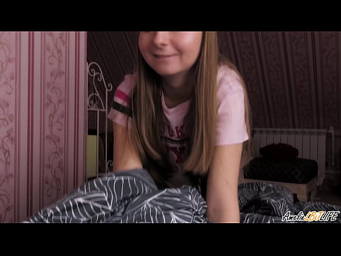❤️ Blonde Sucks her Best Friend Deeply και παίρνει σπέρμα στο στόμα της ️ Βίντεο σεξ ☑